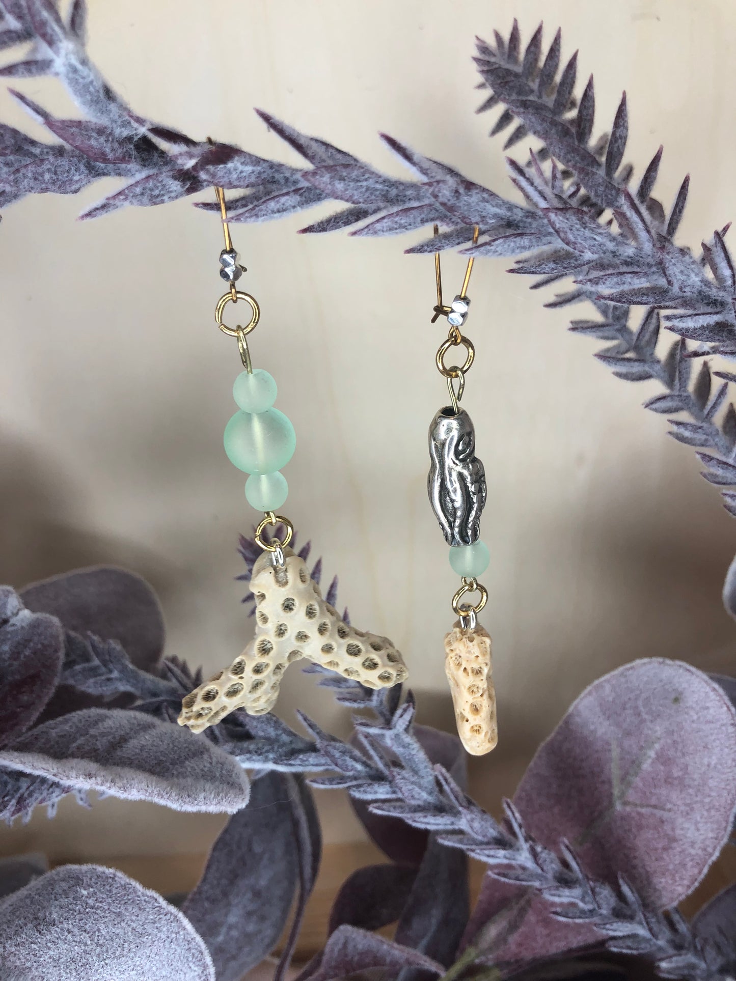 Asymmetrical Coral Squids